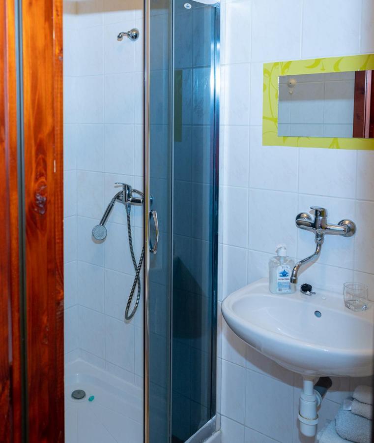 2- Izbovy Apartman Kajka V Penzion Trstená エクステリア 写真